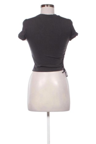 Damen Shirt Bershka, Größe M, Farbe Grau, Preis € 9,78