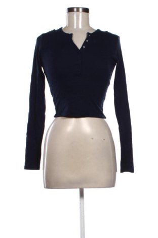 Dámská halenka Bershka, Velikost M, Barva Modrá, Cena  283,00 Kč