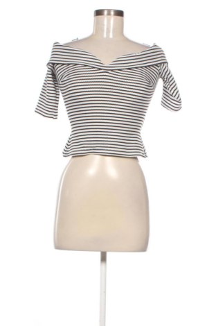 Bluză de femei Guess, Mărime XS, Culoare Multicolor, Preț 151,99 Lei