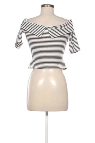 Bluză de femei Guess, Mărime XS, Culoare Multicolor, Preț 151,99 Lei