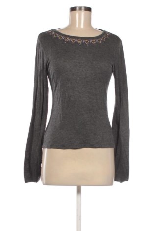 Damen Shirt Kathleen Madden, Größe M, Farbe Grau, Preis 17,00 €