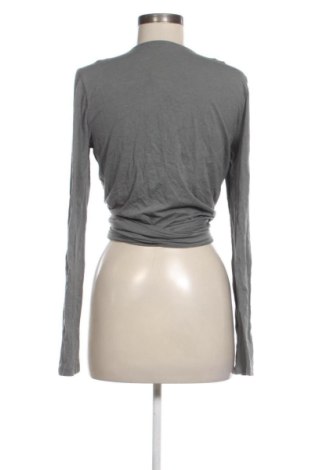 Damen Shirt NA-KD, Größe M, Farbe Grau, Preis 22,99 €