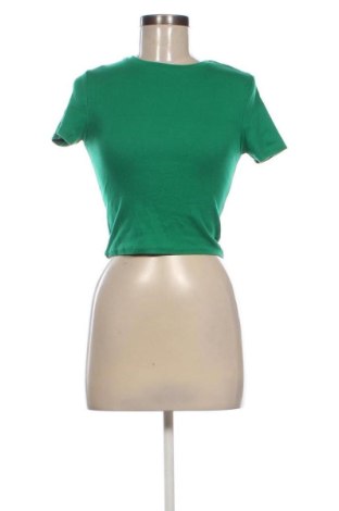 Damen Shirt Stradivarius, Größe S, Farbe Grün, Preis 12,99 €