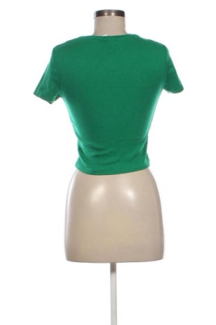 Damen Shirt Stradivarius, Größe S, Farbe Grün, Preis 12,99 €