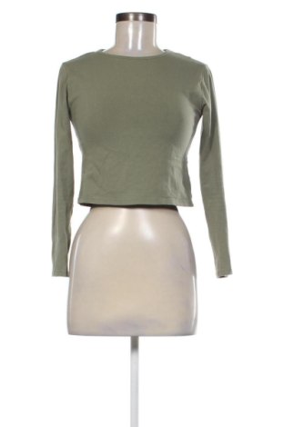Дамска блуза Stradivarius, Размер M, Цвят Зелен, Цена 10,00 €