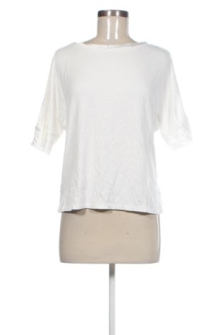 Дамска блуза Unbranded, Размер M, Цвят Бял, Цена 10,22 €