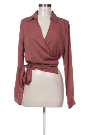 Дамска риза Pretty Little Thing, Размер M, Цвят Кафяв, Цена 20,96 €