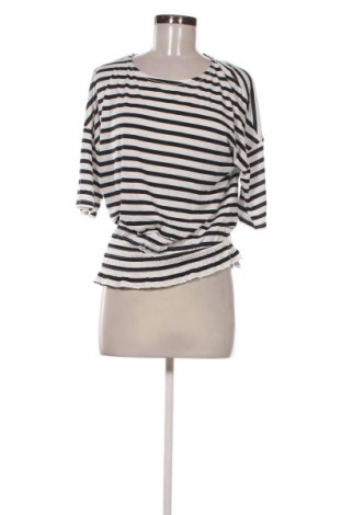 Γυναικείο t-shirt Jacoueline De Yong, Μέγεθος S, Χρώμα Πολύχρωμο, Τιμή 10,99 €