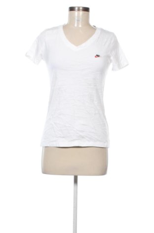 Дамска тениска Nike, Размер XS, Цвят Бял, Цена 13,80 €