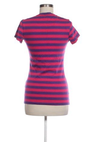 Дамска тениска Nike, Размер S, Цвят Многоцветен, Цена 14,31 €