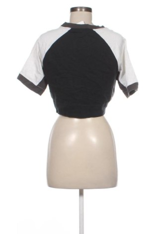 Damen T-Shirt Nike, Größe S, Farbe Mehrfarbig, Preis 17,99 €