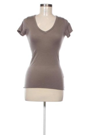 Γυναικείο t-shirt Velvet, Μέγεθος S, Χρώμα  Μπέζ, Τιμή 16,99 €