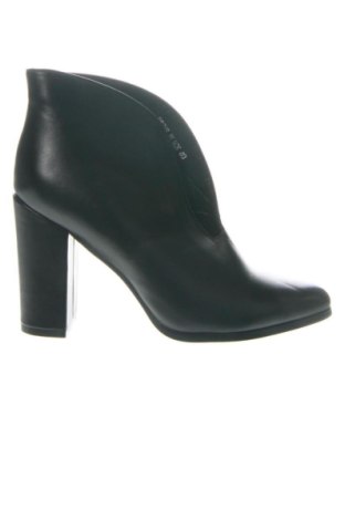 Damskie botki Seastar, Rozmiar 40, Kolor Czarny, Cena 300,50 zł