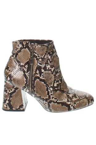 Dámské boty  Stradivarius, Velikost 39, Barva Vícebarevné, Cena  907,00 Kč