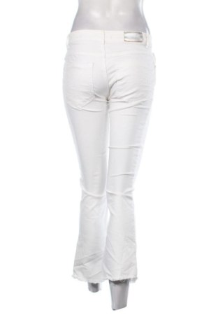 Дамски дънки Bella, Размер M, Цвят Екрю, Цена 15,33 €