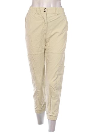 Damen Jeans Bershka, Größe S, Farbe Gelb, Preis 15,00 €