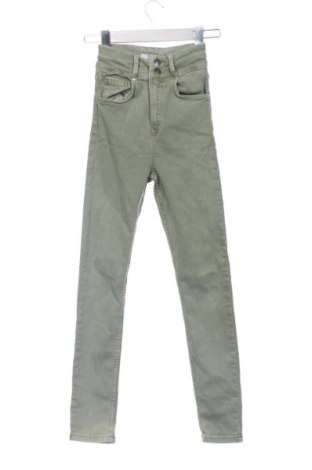 Damskie jeansy Bershka, Rozmiar XXS, Kolor Zielony, Cena 80,38 zł