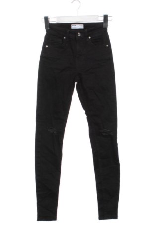 Damskie jeansy Bershka, Rozmiar XXS, Kolor Czarny, Cena 78,99 zł