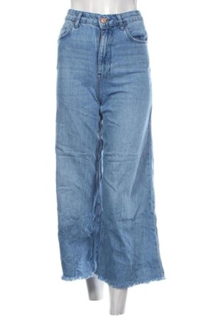 Γυναικείο Τζίν Bershka, Μέγεθος S, Χρώμα Μπλέ, Τιμή 17,99 €