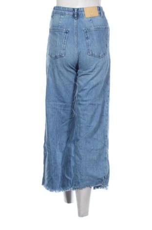 Γυναικείο Τζίν Bershka, Μέγεθος S, Χρώμα Μπλέ, Τιμή 17,99 €