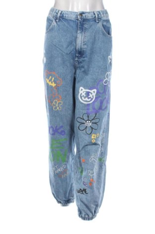 Дамски дънки Bershka, Размер L, Цвят Син, Цена 15,00 €