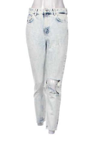 Blugi de femei Bershka, Mărime S, Culoare Albastru, Preț 78,20 Lei