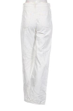 Дамски дънки Bershka, Размер M, Цвят Бял, Цена 15,33 €