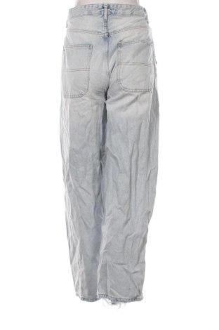 Blugi de femei Bershka, Mărime M, Culoare Albastru, Preț 91,99 Lei