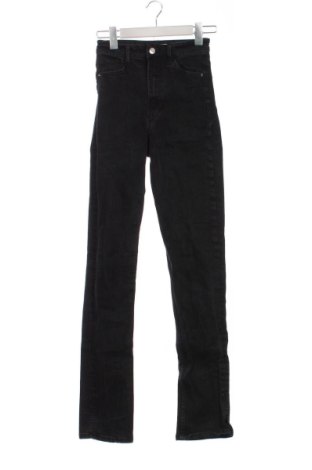 Damskie jeansy Bershka, Rozmiar XS, Kolor Czarny, Cena 80,38 zł