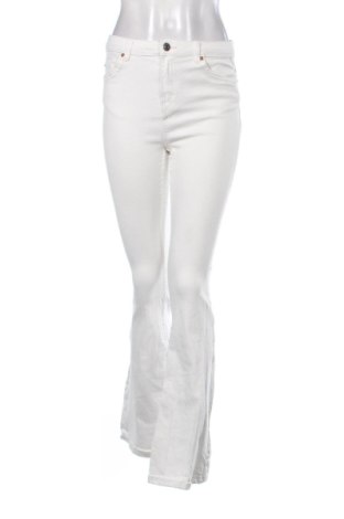 Damen Jeans Bershka, Größe S, Farbe Weiß, Preis 14,83 €