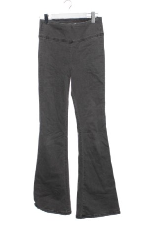 Дамски дънки Gina Tricot, Размер S, Цвят Сив, Цена 17,89 €