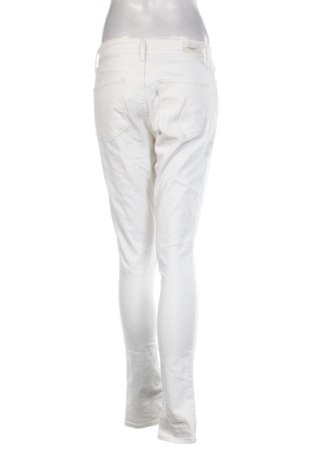 Damskie jeansy Levi's, Rozmiar M, Kolor Biały, Cena 203,62 zł