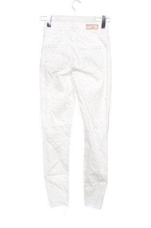 Damskie jeansy ONLY, Rozmiar XXS, Kolor Biały, Cena 91,99 zł