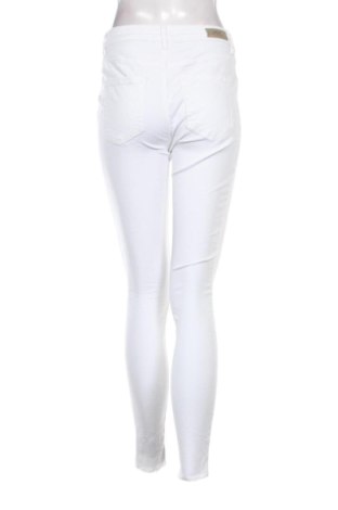 Дамски дънки ONLY, Размер M, Цвят Бял, Цена 17,89 €