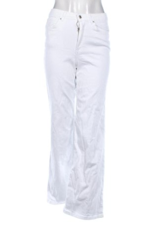 Női farmernadrág ONLY, Méret S, Szín Fehér, Ár 7 025 Ft