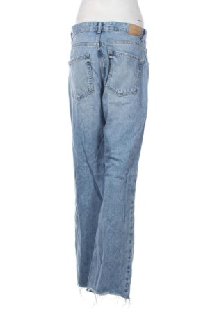 Damskie jeansy Pull&Bear, Rozmiar L, Kolor Niebieski, Cena 78,99 zł