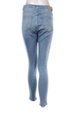 Γυναικείο Τζίν Reserved, Μέγεθος M, Χρώμα Μπλέ, Τιμή 18,00 €