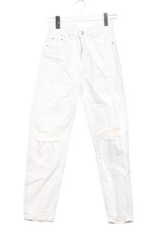 Γυναικείο Τζίν Sinsay, Μέγεθος XXS, Χρώμα Λευκό, Τιμή 15,00 €