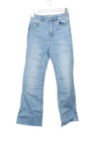 Γυναικείο Τζίν Stradivarius, Μέγεθος XS, Χρώμα Μπλέ, Τιμή 17,99 €