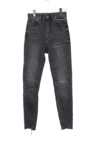 Дамски дънки Stradivarius, Размер XS, Цвят Черен, Цена 15,33 €