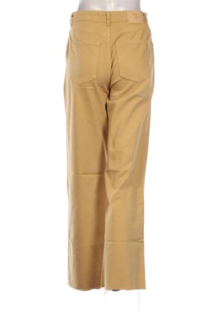 Dámske džínsy  Stradivarius, Veľkosť S, Farba Žltá, Cena  27,62 €