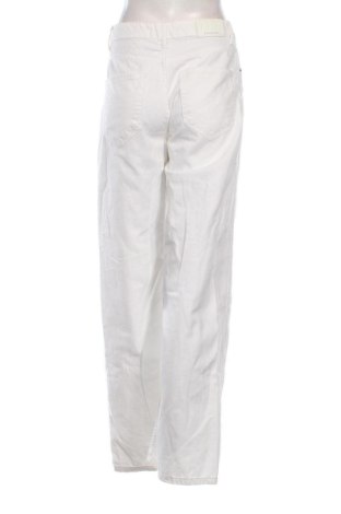 Damskie jeansy Stradivarius, Rozmiar M, Kolor Biały, Cena 114,75 zł