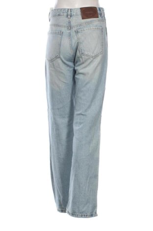 Damskie jeansy Stradivarius, Rozmiar S, Kolor Niebieski, Cena 112,19 zł