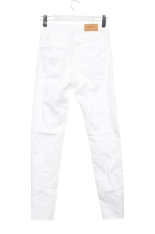 Дамски дънки Stradivarius, Размер XS, Цвят Бял, Цена 15,33 €