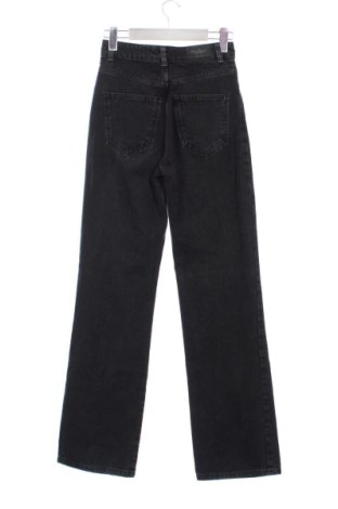 Damskie jeansy Stradivarius, Rozmiar XS, Kolor Czarny, Cena 80,38 zł