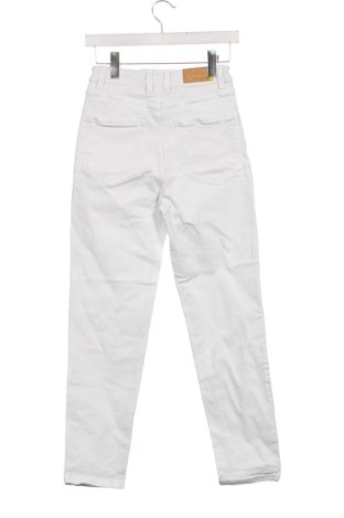 Дамски дънки Stradivarius, Размер XS, Цвят Бял, Цена 15,00 €