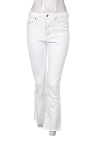 Damskie jeansy Zara, Rozmiar M, Kolor Biały, Cena 74,01 zł