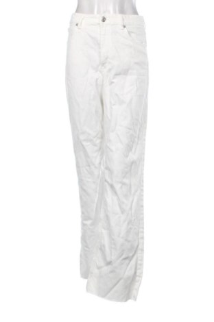 Damen Jeans Zara, Größe S, Farbe Weiß, Preis 17,99 €