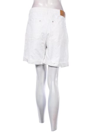 Pantaloni scurți de femei Best Connections, Mărime XXL, Culoare Alb, Preț 60,99 Lei