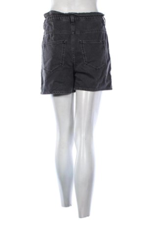 Дамски къс панталон Garcia, Размер S, Цвят Черен, Цена 17,89 €